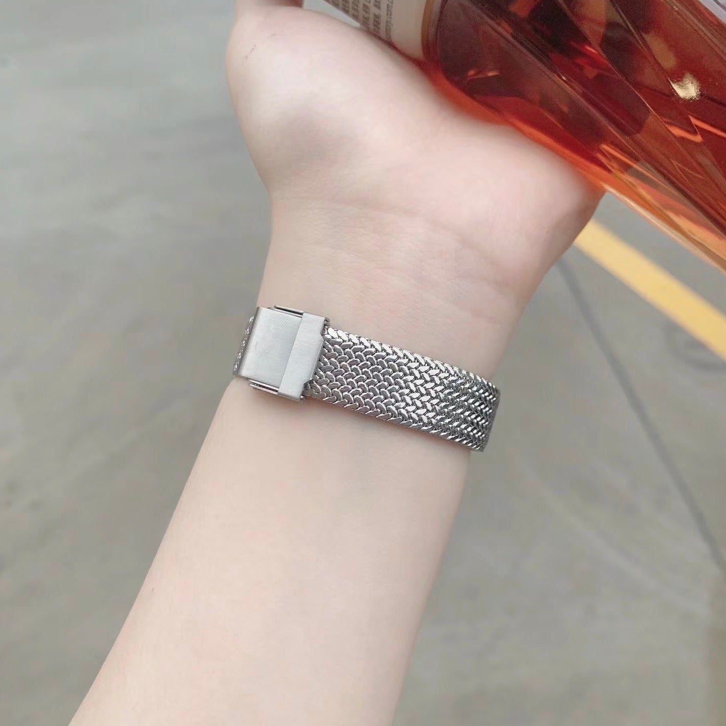 Metal Milanese Mesh Apple Watch Band (Slim Style)